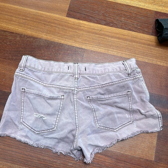 Free People mauve exposed button fly Jean shorts size 25 - Picture 2 of 3